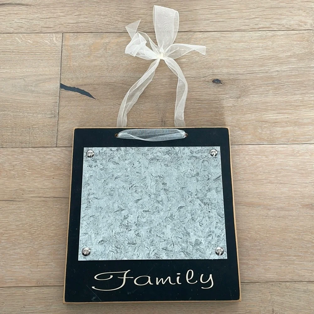 Hanging Wood‎ Magnetic Picture Board